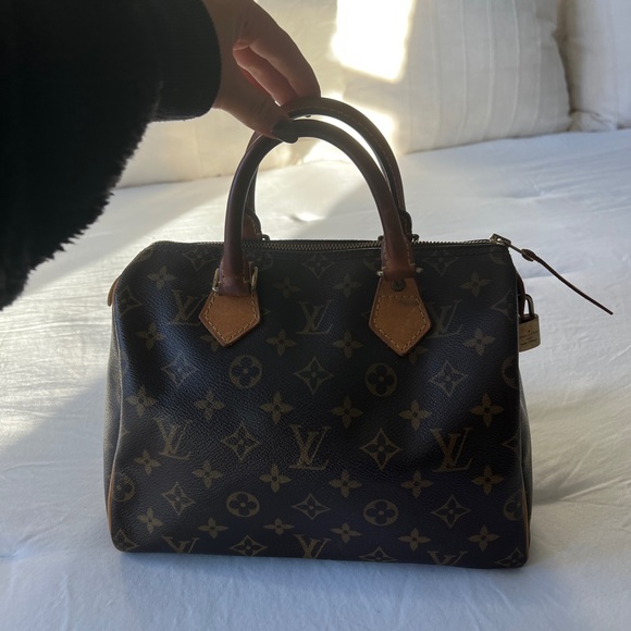 LOUIS VUITTON VINTAGE MONOGRAM SPEEDY 25 - Picture 5 of 17